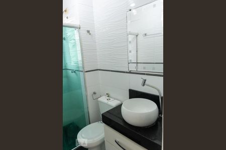 Banheiro de apartamento para alugar com 2 quartos, 56m² em Dos Casa, São Bernardo do Campo