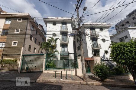 Casa de condomínio à venda com 96m², 3 quartos e 1 vagaFachada