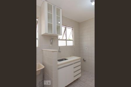 Cozinha de apartamento para alugar com 2 quartos, 60m² em Buritis, Belo Horizonte