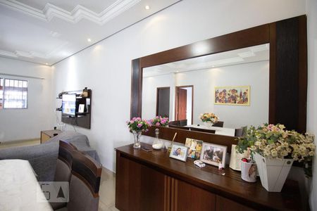 Sala de casa à venda com 3 quartos, 90m² em Vila Fachini, São Paulo