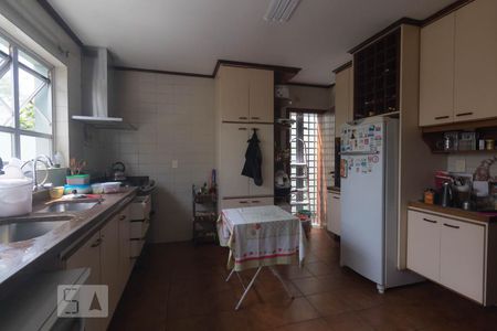 Casa à venda com 310m², 4 quartos e 5 vagasCozinha