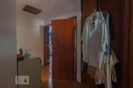 Casa à venda com 310m², 4 quartos e 5 vagasHall dos Quartos