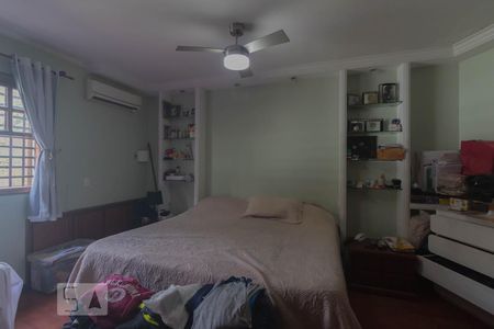 Casa à venda com 310m², 4 quartos e 5 vagasQuarto 4