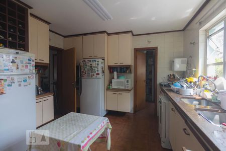 Casa à venda com 310m², 4 quartos e 5 vagasCozinha