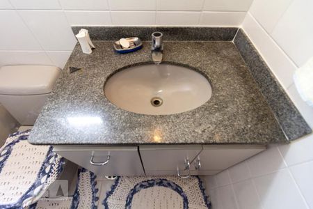 Apartamento para alugar com 60m², 2 quartos e 1 vagaDetalhe banheiro