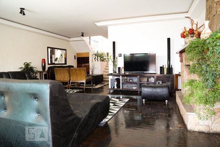 Sala de casa à venda com 6 quartos, 430m² em Cidade Vargas, São Paulo