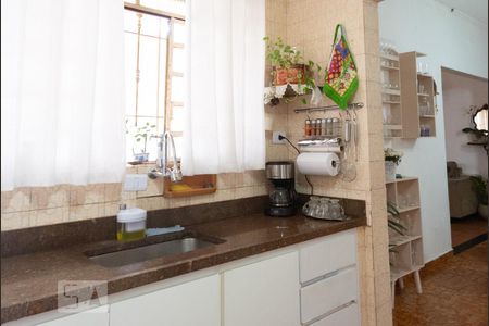 Casa à venda com 470m², 6 quartos e 8 vagas Casa à venda com 470m², 6 quartos e 8 vagasCozinha