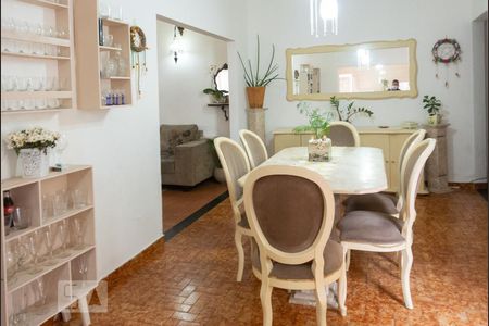 Casa à venda com 470m², 6 quartos e 8 vagas Casa à venda com 470m², 6 quartos e 8 vagasCozinha