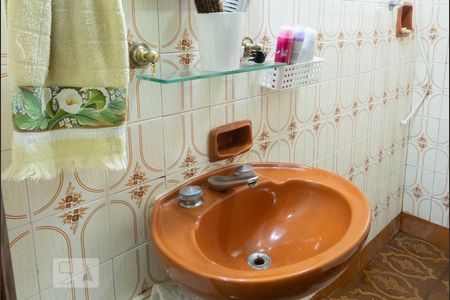 Casa à venda com 470m², 6 quartos e 8 vagas Casa à venda com 470m², 6 quartos e 8 vagasPia Banheiro