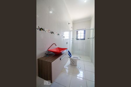 Casa à venda com 200m², 4 quartos e sem vagaBanheiro social
