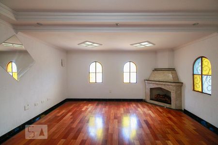 Sala de casa à venda com 4 quartos, 200m² em Jardim Record, São Paulo