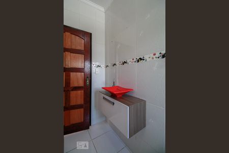 Casa à venda com 200m², 4 quartos e sem vagaBanheiro social