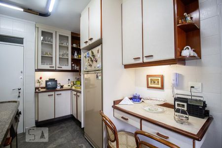 Apartamento à venda com 170m², 2 quartos e 1 vagaCozinha