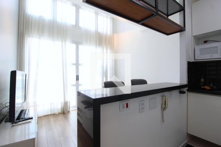 Sala/Cozinha de apartamento para alugar com 1 quarto, 44m² em Indianópolis, São Paulo