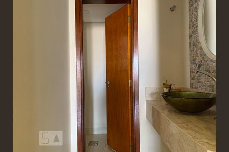 Lavabo de apartamento à venda com 4 quartos, 300m² em Centro, Campinas