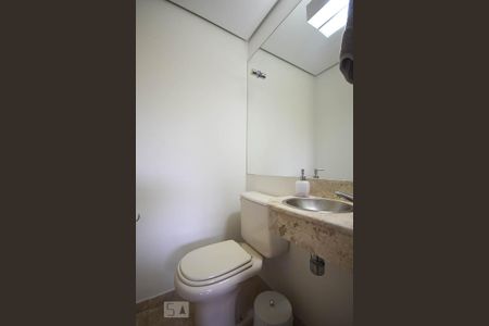 Lavabo de apartamento para alugar com 3 quartos, 121m² em Real Parque, São Paulo