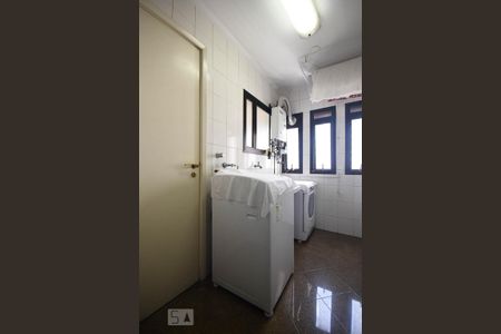 Área de Serviço de apartamento para alugar com 3 quartos, 121m² em Real Parque, São Paulo