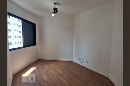 Quarto de apartamento à venda com 3 quartos, 79m² em Vila Suzana, São Paulo