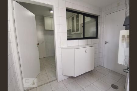 Apartamento à venda com 79m², 3 quartos e 2 vagas Apartamento à venda com 79m², 3 quartos e 2 vagasDetalhe da area de serviço