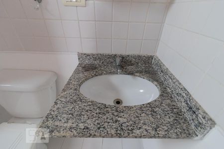 Apartamento à venda com 68m², 3 quartos e 2 vagas Apartamento à venda com 68m², 3 quartos e 2 vagasBanheiro da Suíte