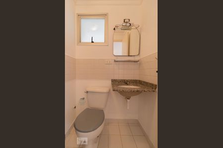 Banheiro de apartamento para alugar com 3 quartos, 68m² em Vila Aurora (zona Norte), São Paulo