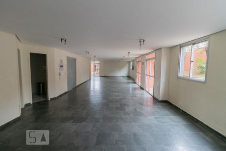 Apartamento à venda com 68m², 3 quartos e 2 vagas Apartamento à venda com 68m², 3 quartos e 2 vagasÁrea comum - Salão de festas