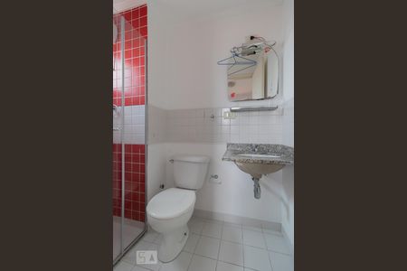 Apartamento à venda com 68m², 3 quartos e 2 vagas Apartamento à venda com 68m², 3 quartos e 2 vagasBanheiro da Suíte