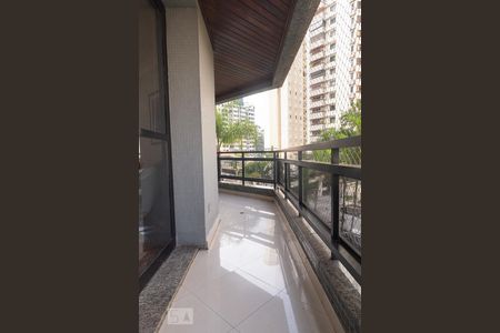 Apartamento para alugar com 253m², 4 quartos e 4 vagas Apartamento para alugar com 253m², 4 quartos e 4 vagasVaranda da Sala