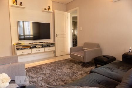 Apartamento para alugar com 253m², 4 quartos e 4 vagas Apartamento para alugar com 253m², 4 quartos e 4 vagasSala de TV