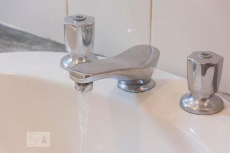 Casa para alugar com 244m², 3 quartos e 2 vagasBanheiro Corredor