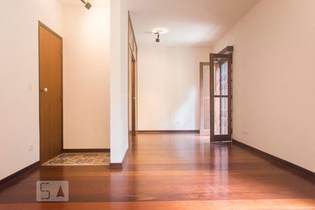 Casa para alugar com 244m², 3 quartos e 2 vagasSuite
