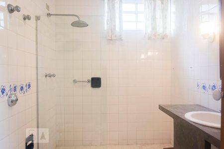 Casa para alugar com 244m², 3 quartos e 2 vagasBanheiro Corredor