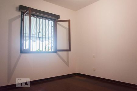 Casa para alugar com 244m², 3 quartos e 2 vagasQuarto