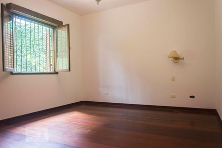 Casa para alugar com 244m², 3 quartos e 2 vagasQuarto