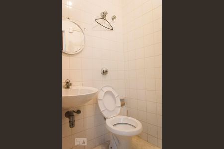 Casa para alugar com 244m², 3 quartos e 2 vagasBanheiro Serviço