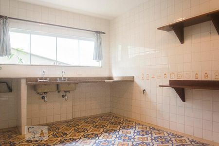 Casa para alugar com 244m², 3 quartos e 2 vagasCozinha