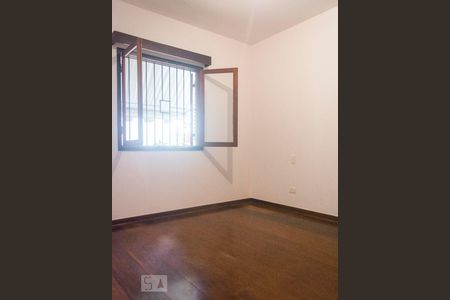 Casa para alugar com 244m², 3 quartos e 2 vagasQuarto