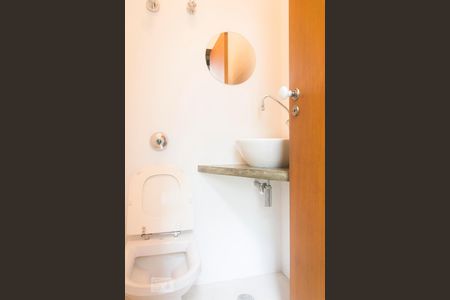 Casa para alugar com 244m², 3 quartos e 2 vagasLavabo