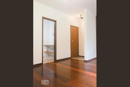 Casa para alugar com 244m², 3 quartos e 2 vagasSuite