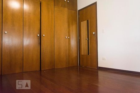 Casa para alugar com 244m², 3 quartos e 2 vagasQuarto