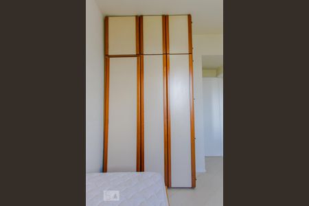 Apartamento à venda com 70m², 2 quartos e 1 vagaQuarto 2 - Armários