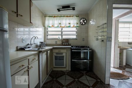 Casa para alugar com 150m², 3 quartos e 3 vagas Casa para alugar com 150m², 3 quartos e 3 vagasCozinha