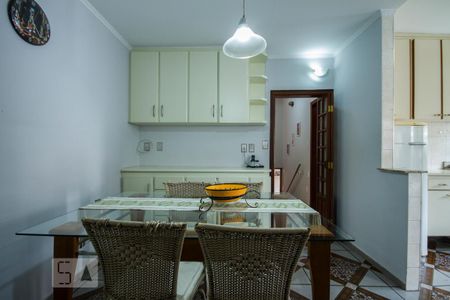 Casa para alugar com 150m², 3 quartos e 3 vagas Casa para alugar com 150m², 3 quartos e 3 vagasCozinha