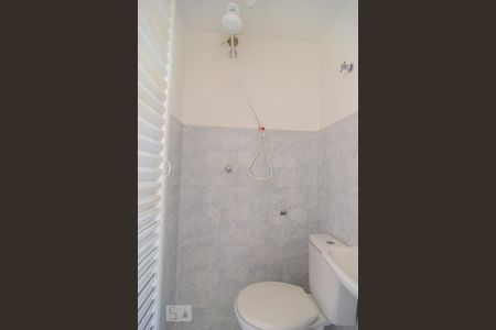 Apartamento à venda com 67m², 2 quartos e 1 vaga Apartamento à venda com 67m², 2 quartos e 1 vagaBanheiro de Serviço