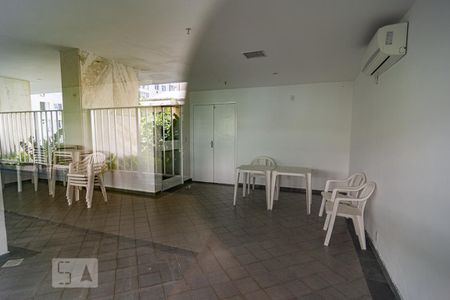 Apartamento à venda com 67m², 2 quartos e 1 vaga Apartamento à venda com 67m², 2 quartos e 1 vagaÁrea comum - Salão de festas