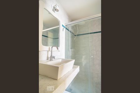 Apartamento à venda com 67m², 2 quartos e 1 vaga Apartamento à venda com 67m², 2 quartos e 1 vagaBanheiro Social