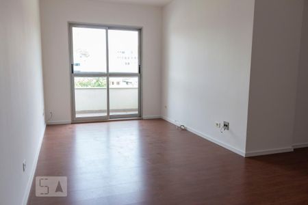 Sala de apartamento para alugar com 3 quartos, 70m² em Vila Firmiano Pinto, São Paulo