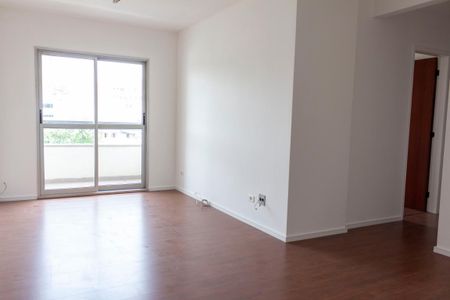 Sala de apartamento para alugar com 3 quartos, 70m² em Vila Firmiano Pinto, São Paulo