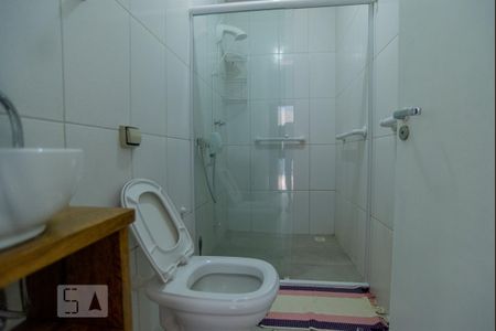 Banheiro  de kitnet/studio para alugar com 1 quarto, 35m² em São José, Canoas