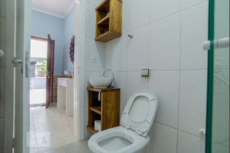 Banheiro  de kitnet/studio para alugar com 1 quarto, 35m² em São José, Canoas